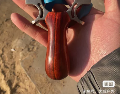 全新追龙弹弓,质量超级棒,弓头是304不锈...
