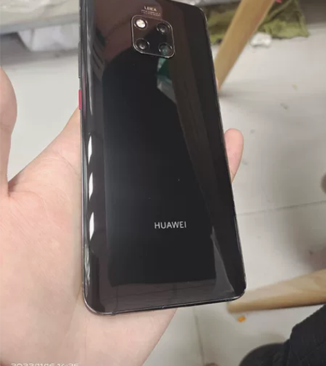 跟女朋友分手了，把手机摔了，华为Mate2...