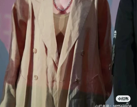 MaxMara 张小斐同款风衣,女款卡其色...