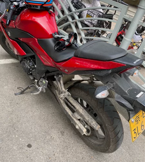 个人的铃木gsx250r摩托车,加装德国双...