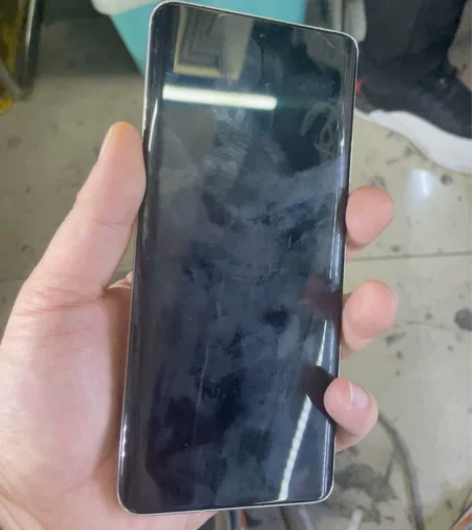 华为P50p?ro。 8十256 G，金色...