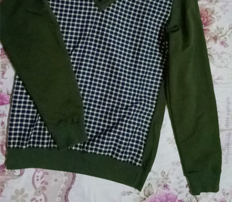 开领V型军绿纯棉长袖男卫衣，L码，1.65...