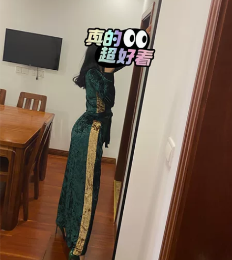 暗绿色丝绒连衣裤 s码穿过一次哦比较方便穿...
