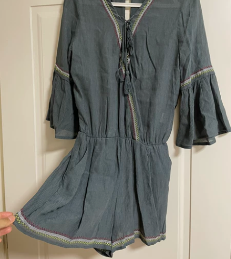 九成新ONLY墨绿色民族风喇叭袖连体裤 M...