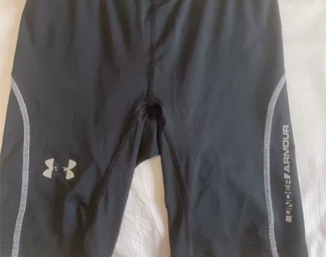 安德玛速干短裤，男孩140尺码，标识由于机...