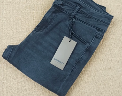 全新，巴宝莉，高端品质女装柔软弹力双扣小脚...