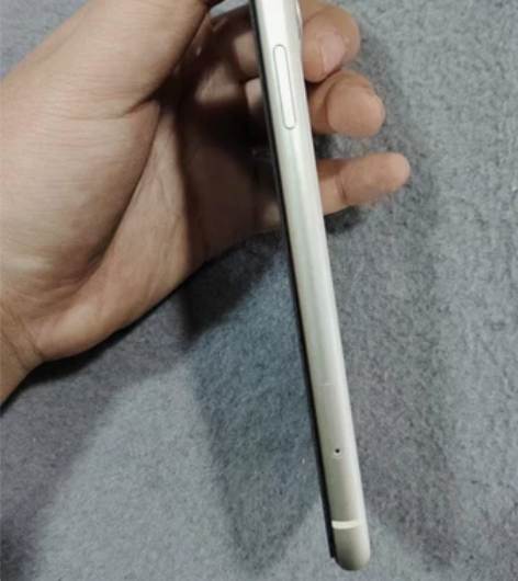 苹果11 128靓机嘎嘎新。。只要2766...