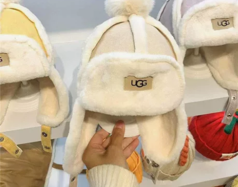 UGG雷锋帽新款秋冬儿童宝宝帽子男童护耳潮...