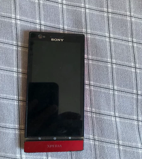 日本索尼手机能开机，没电了发货前充电试机，...