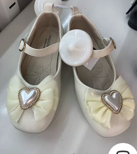 全新女童公主鞋 玛丽珍鞋码数如图所示，一双...
