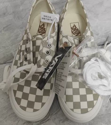 vans女鞋，卡其色棋盘格，全新，买小了，...