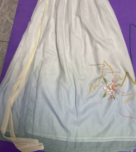 兰若庭汉服下群，全新，有吊牌 感兴趣的话点...