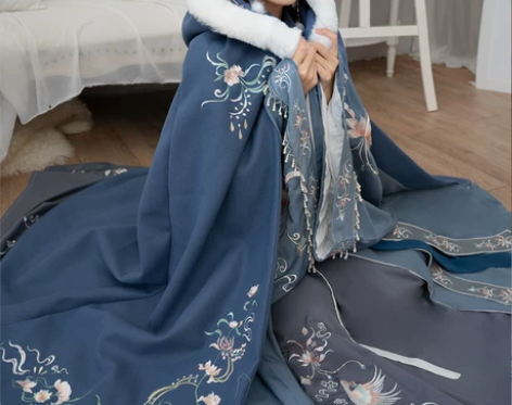 清梳 原创凝香汉服红色斗篷女长款刺绣加绒加...