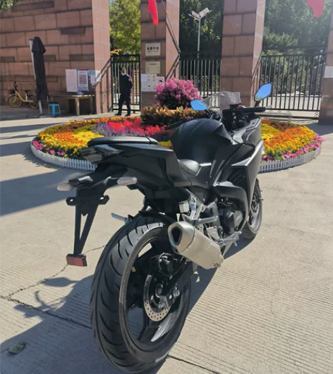 国产大力神摩托车9.9新,刚刚跑了110公...