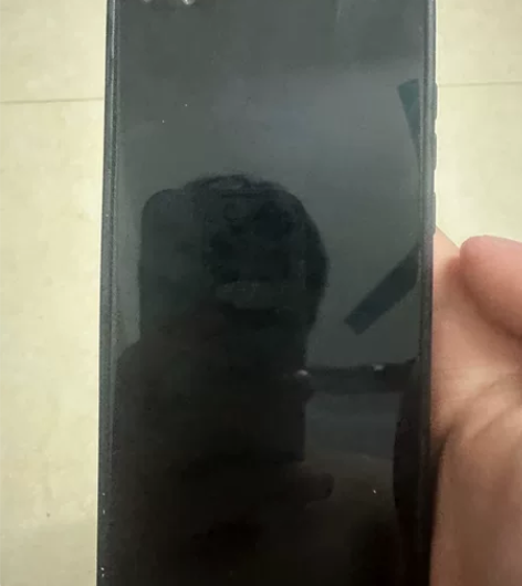 出华为p406g128的有一点点瑕疵掉色划...