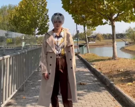 出查理苏cos服 标价包括查理苏造型过的假...