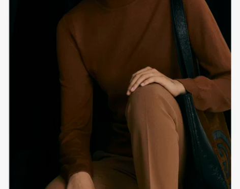 万搭一切！王牌通勤驼色三醋酸小脚裤 重磅日...