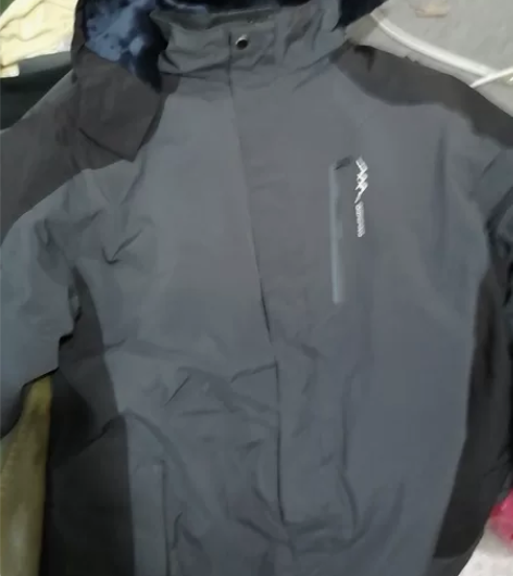男士羽绒服,大码9层新,搬家不带走了低价出...