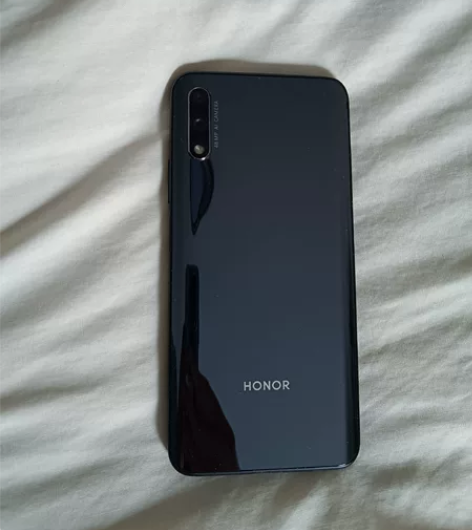 华为9X.8+128无摔痕，手机无任何问题...