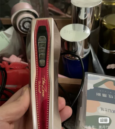 宙斯美容仪，基本全新，赠图片宙斯洁面仪， ...
