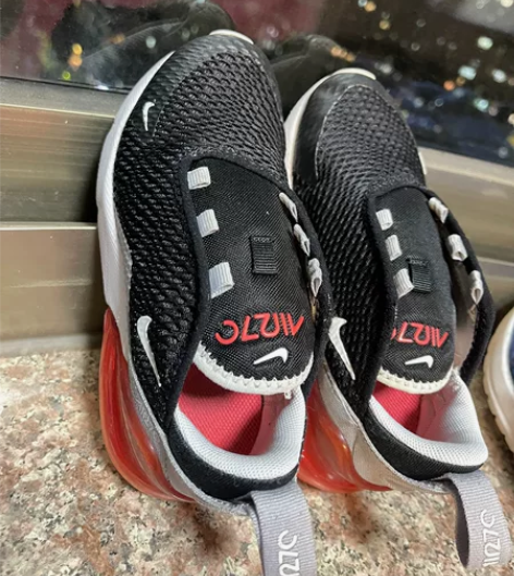 NIKE耐克一律正品,孩子大了闲置二双及以...