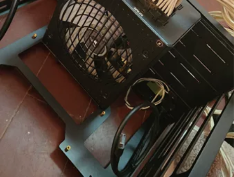 海盗船rm1000x 机箱有点小 实在装进...