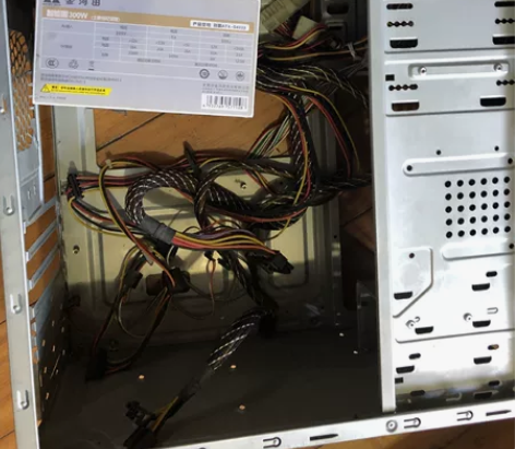 长城电源350w和金河田300w 有一根电...