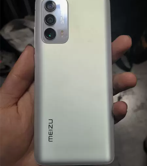 魅族18 12+256，没有盒子啥的，只有...