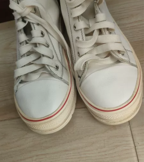 皮质高帮帆布鞋，里面有薄绒，除偏远地区外包...