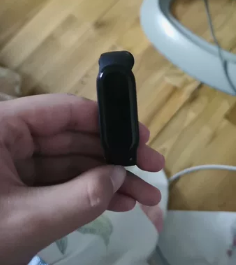 小米手环5，买了用过一次，实在不喜欢戴手表...
