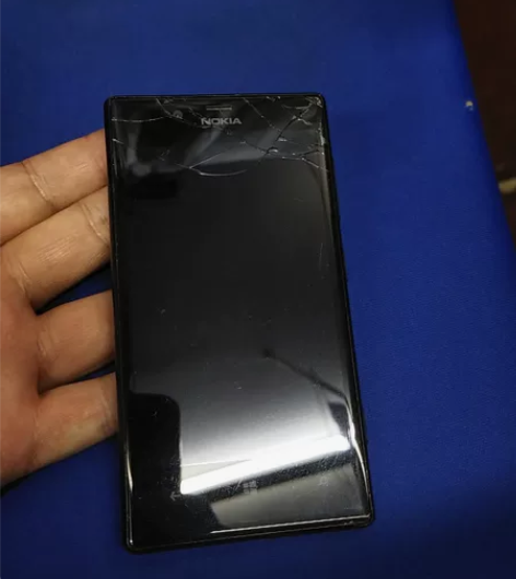 诺基亚,坏了开不了机!配件处理了!! 感兴...