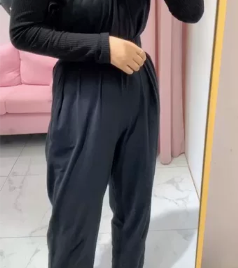 连体裤，全棉，搭黑色打底很好看，配腰带，巨...