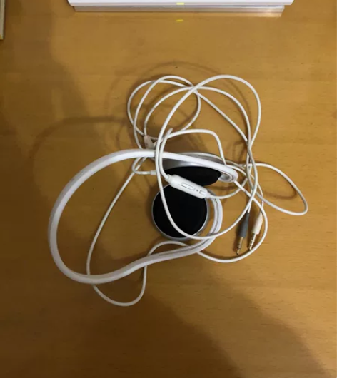 飞利浦头戴式耳机 图一飞利浦耳机，图二不是...