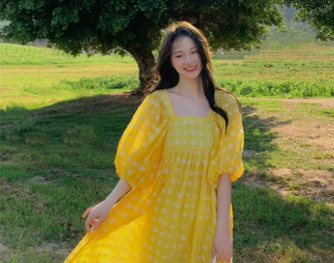 法式复古泡泡袖碎花仙女连衣裙薄款女夏黄色甜...