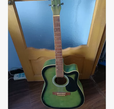 出吉他啦 感兴趣的话点“我想要”和我私聊吧...