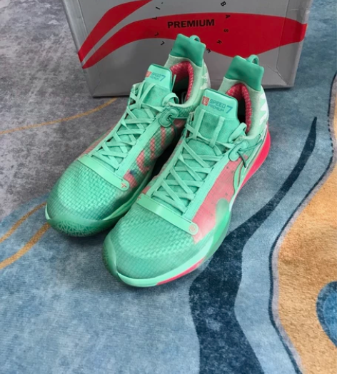 ?李宁闪击七夏季版樱桃奶昔自穿轻微磨损，得...