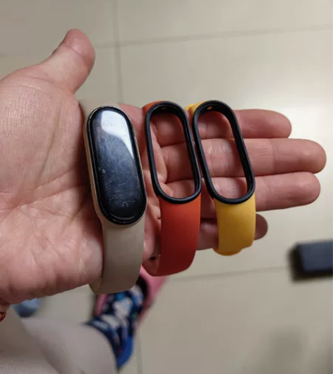 小米手环5NFC版 JD买的 有划痕，有使...