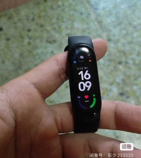 小米手环6自用转让，有划痕。不影响使用 感...