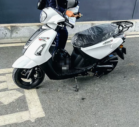 踏板摩托车125CC。基本全新车 刚上牌 ...