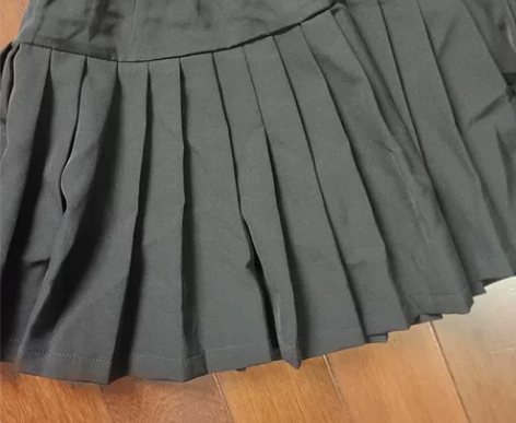 春秋款百褶裙，150码 一次没穿，是个套装...