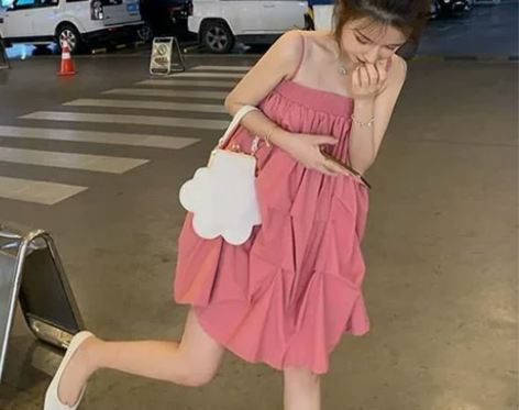 一字肩连衣裙女灯笼裙夏俏皮蓬蓬裙宽松露肩抹...