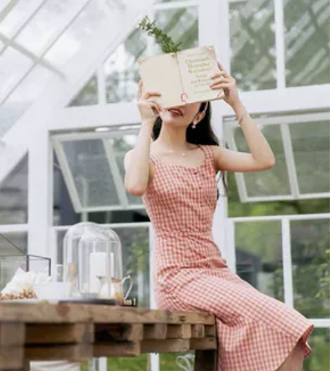 文艺复古裙装两件套，优雅淑女款的，但在裙子...