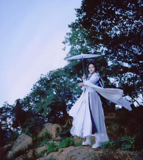 出剑三如图，衣服 悠窝窝家，只有衣服和头饰...