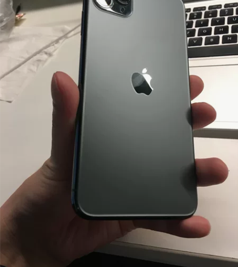 转让个人iphone 11 PRO MAX...