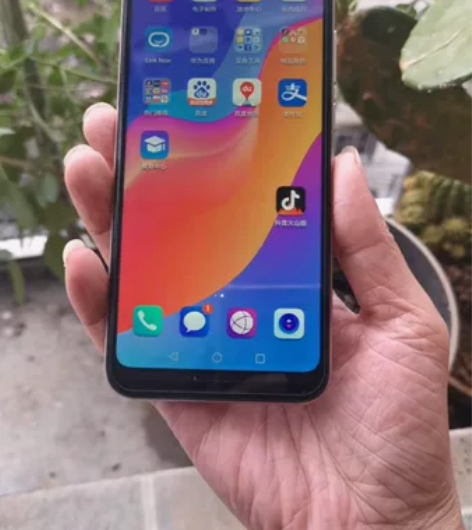 出一台荣耀畅玩8A，3+32，无拆无修无进...