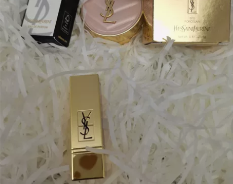 出圣罗兰口红小样1号色 双十一挑战礼中拆出...