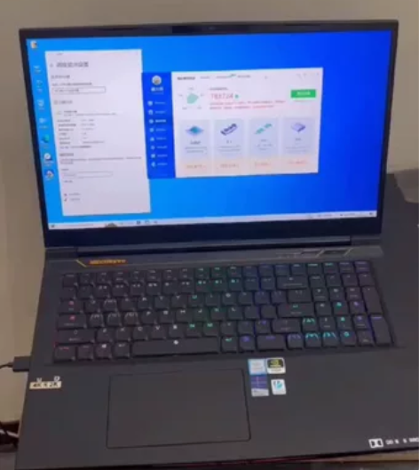 144电竞屏17寸大屏i7九代2060机械...