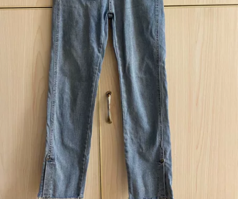 S码浅蓝色侧边开衩牛仔裤 95新