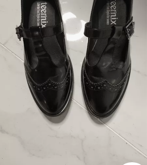 天美意 布洛克 牛皮鞋 35码 新旧如图，...