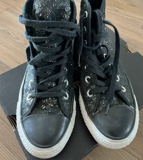 匡威亮片高帮女鞋,专柜购买,36.5码 感...